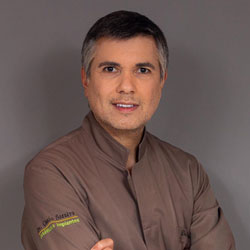 Prof. Cássio de Oliveira Saraiva